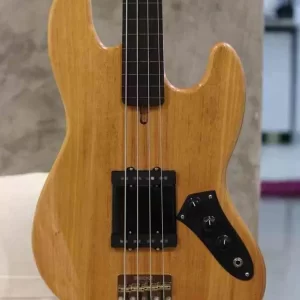 JAZZ BASS 4 CORDAS FRETLES PASSIVO